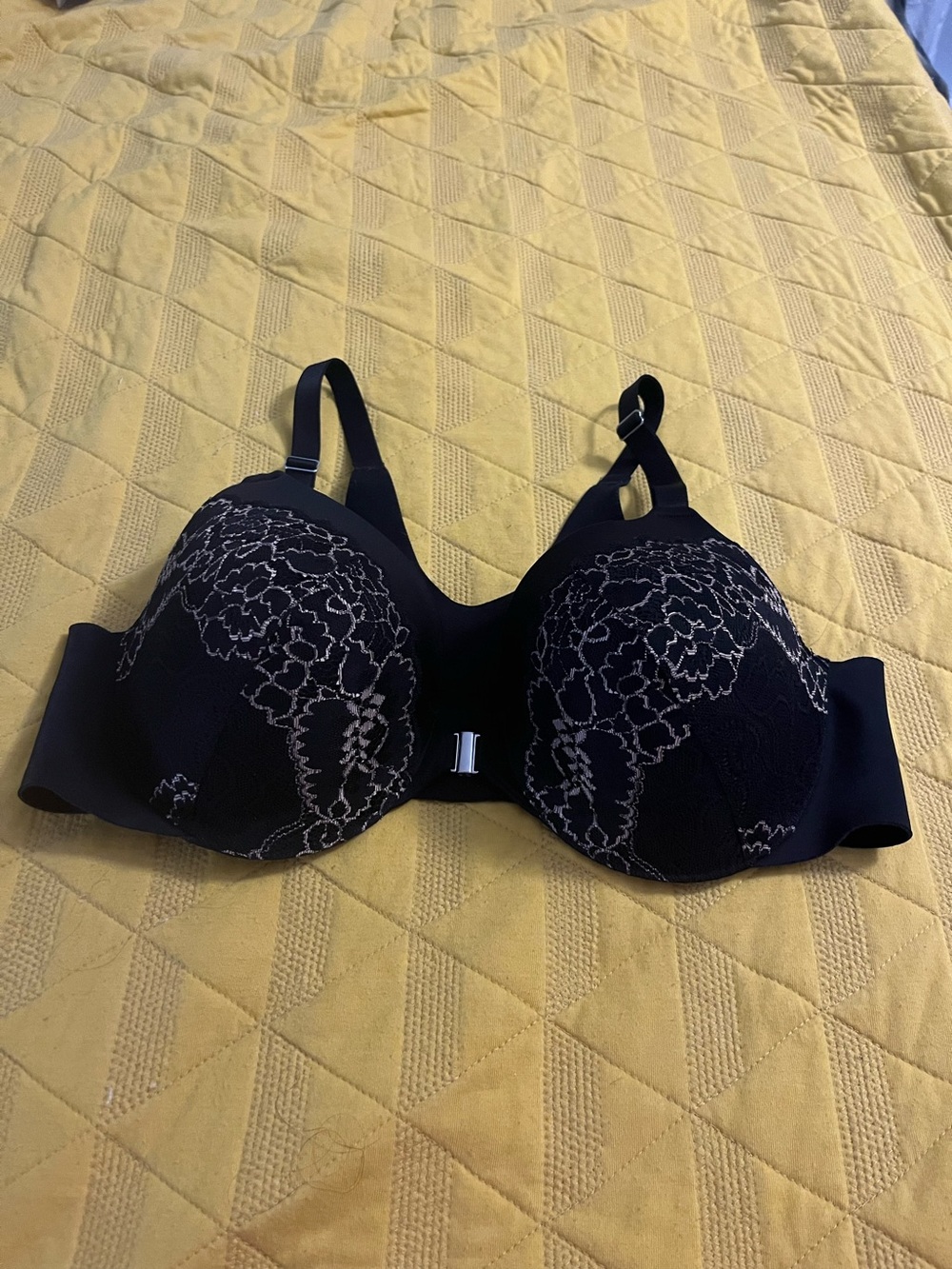 Soma Black Polka Dot & Black Lace Front-Close Bra. 38 C